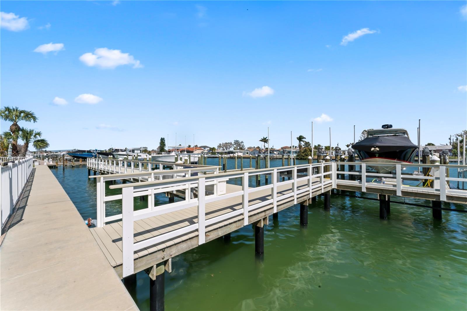 125 ISLAND WAY #402, CLEARWATER BEACH, FL, 33767