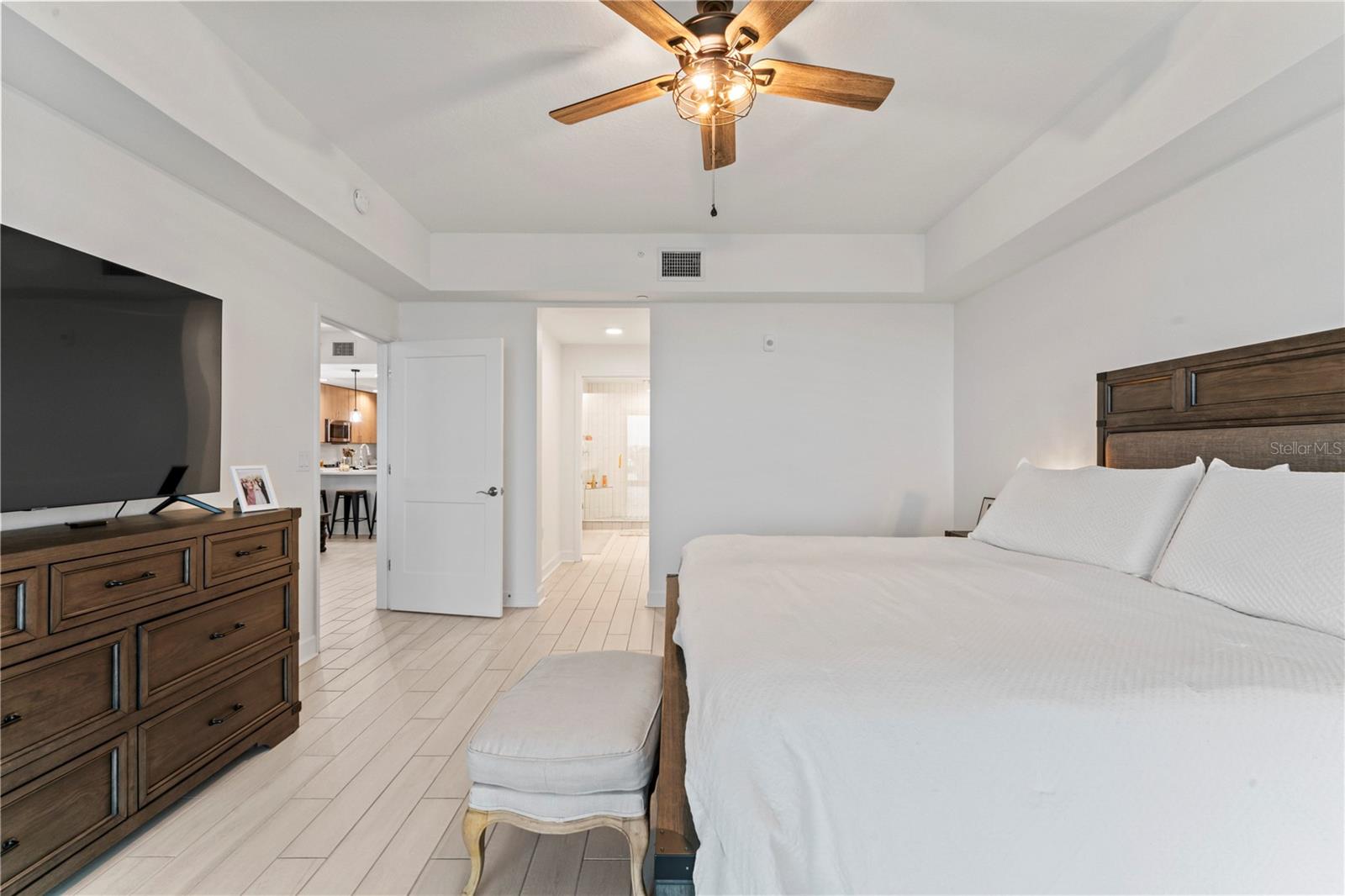 125 ISLAND WAY #402, CLEARWATER BEACH, FL, 33767