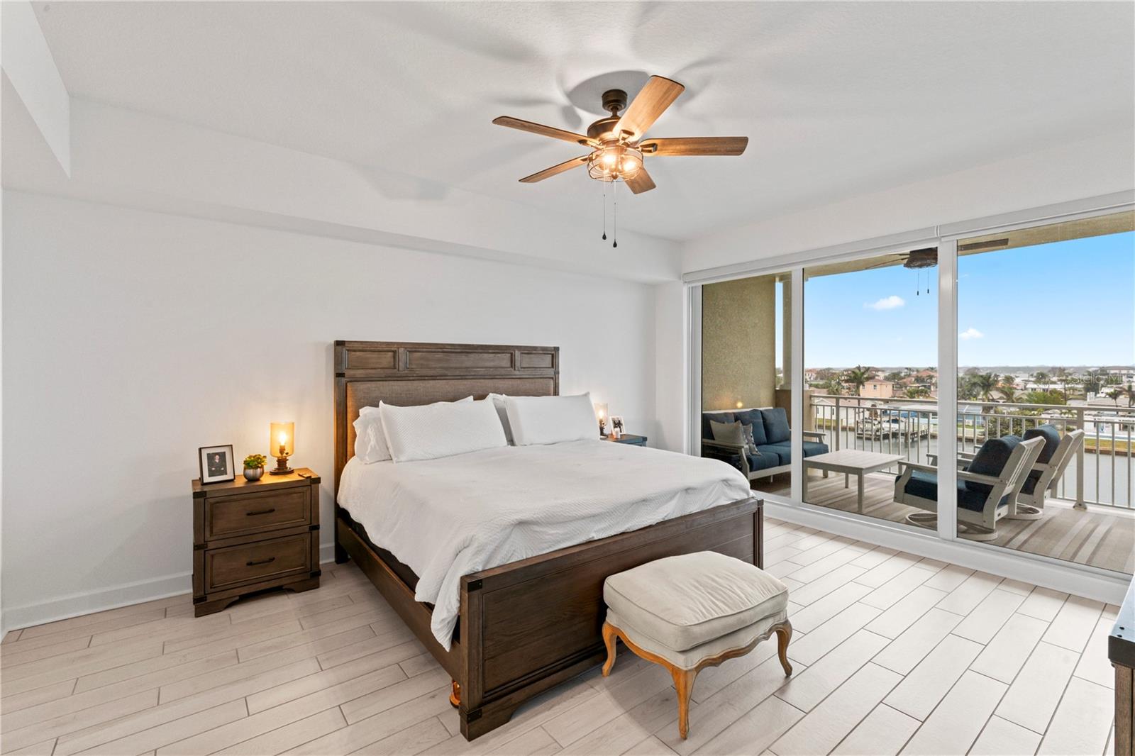 125 ISLAND WAY #402, CLEARWATER BEACH, FL, 33767