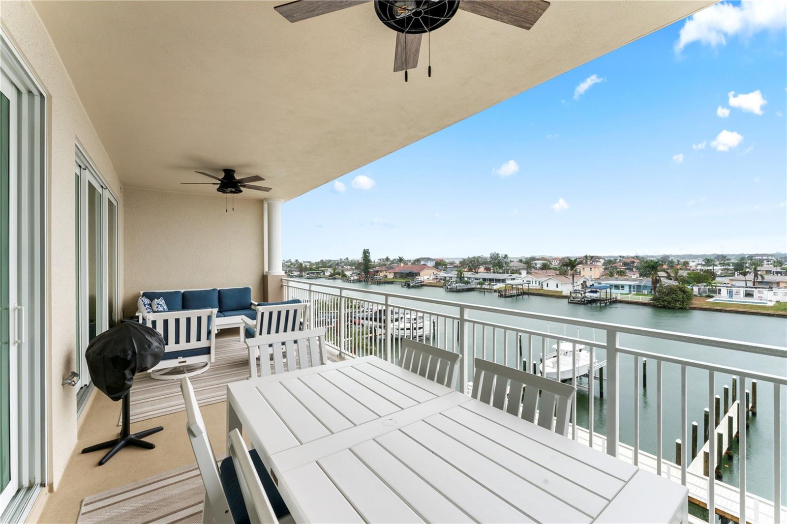 125 ISLAND WAY #402, CLEARWATER BEACH, FL, 33767