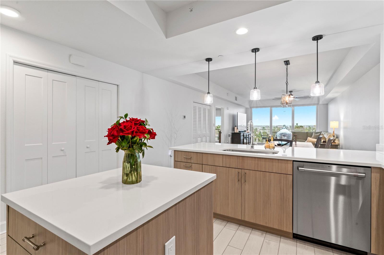 125 ISLAND WAY #402, CLEARWATER BEACH, FL, 33767