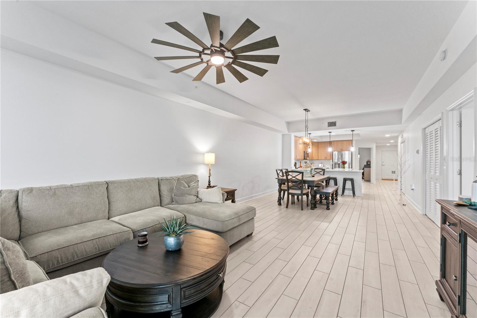 125 ISLAND WAY #402, CLEARWATER BEACH, FL, 33767
