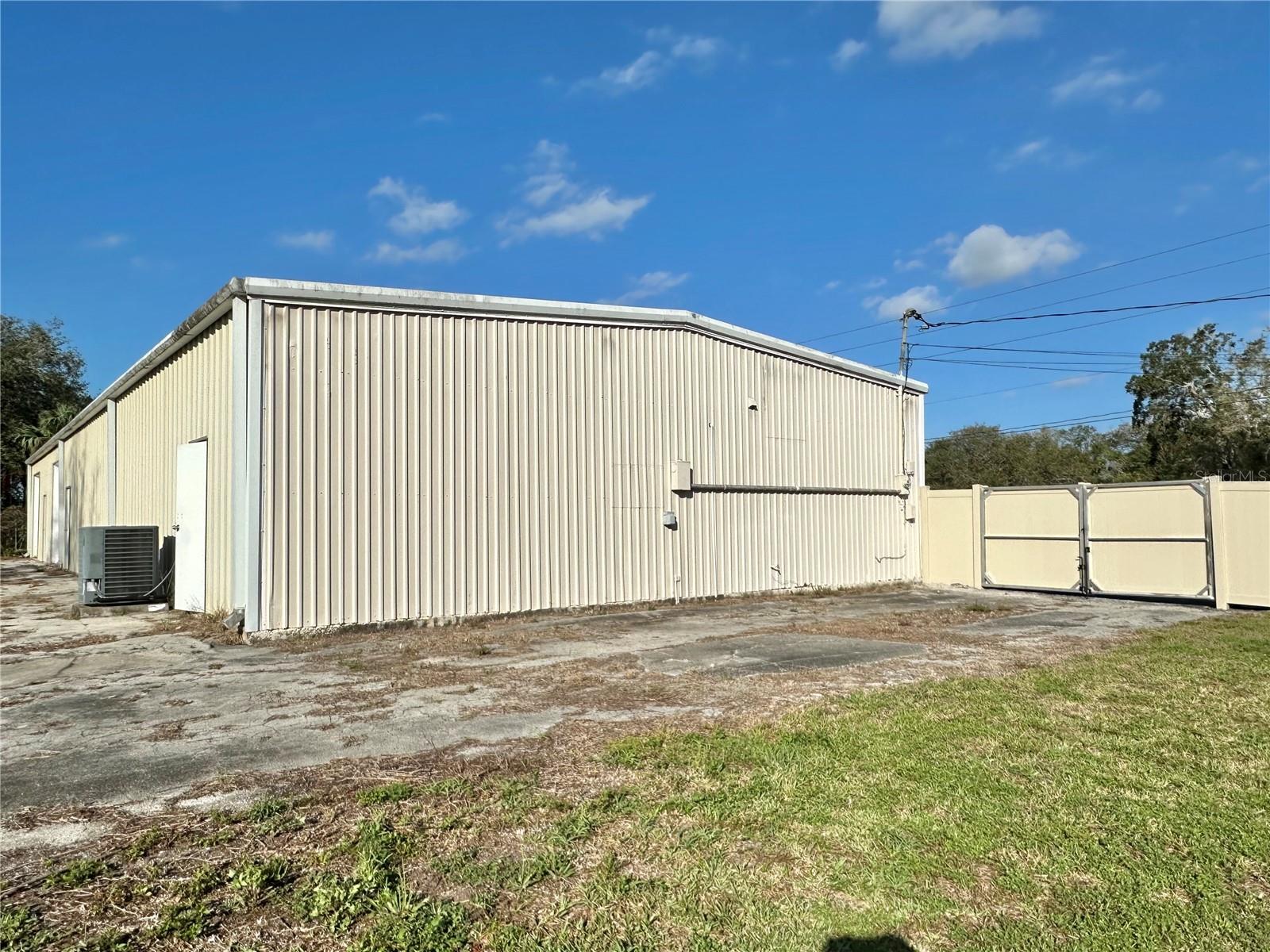 2050 W PARK AVE, EDGEWATER, FL, 32132