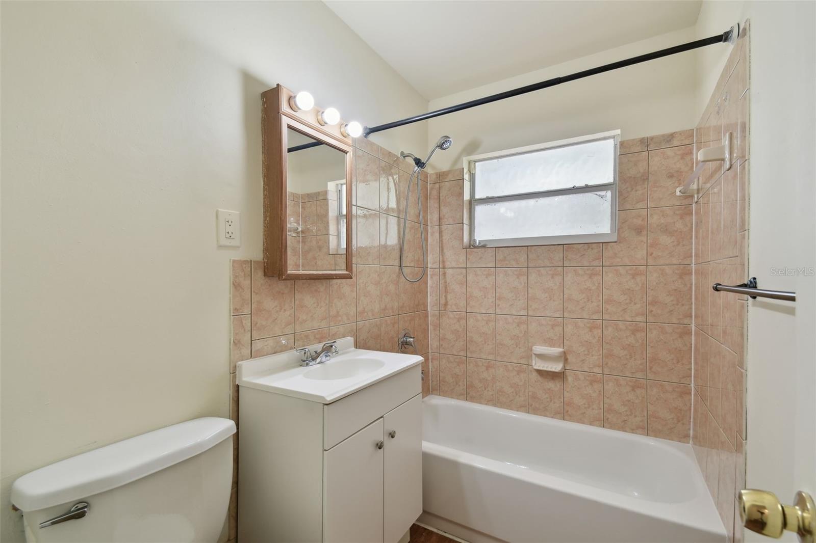 4225 EMPIRE PL, TAMPA, FL, 33610