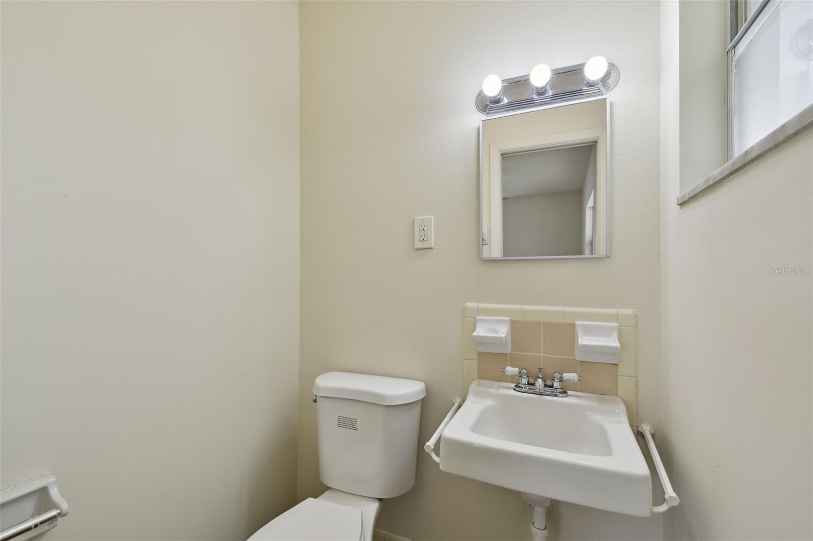 4225 EMPIRE PL, TAMPA, FL, 33610