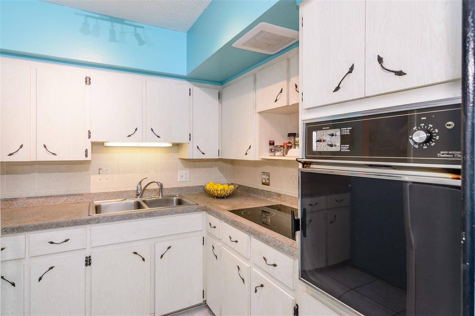 2100 WORLD PARKWAY BLVD #30, CLEARWATER, FL, 33763