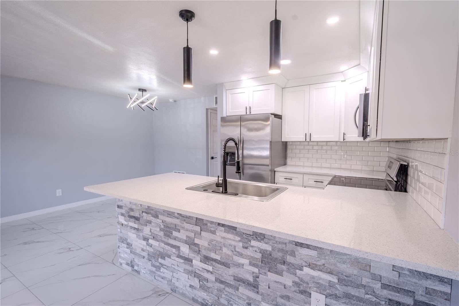 9115 TUDOR DR #E 109, TAMPA, FL, 33615