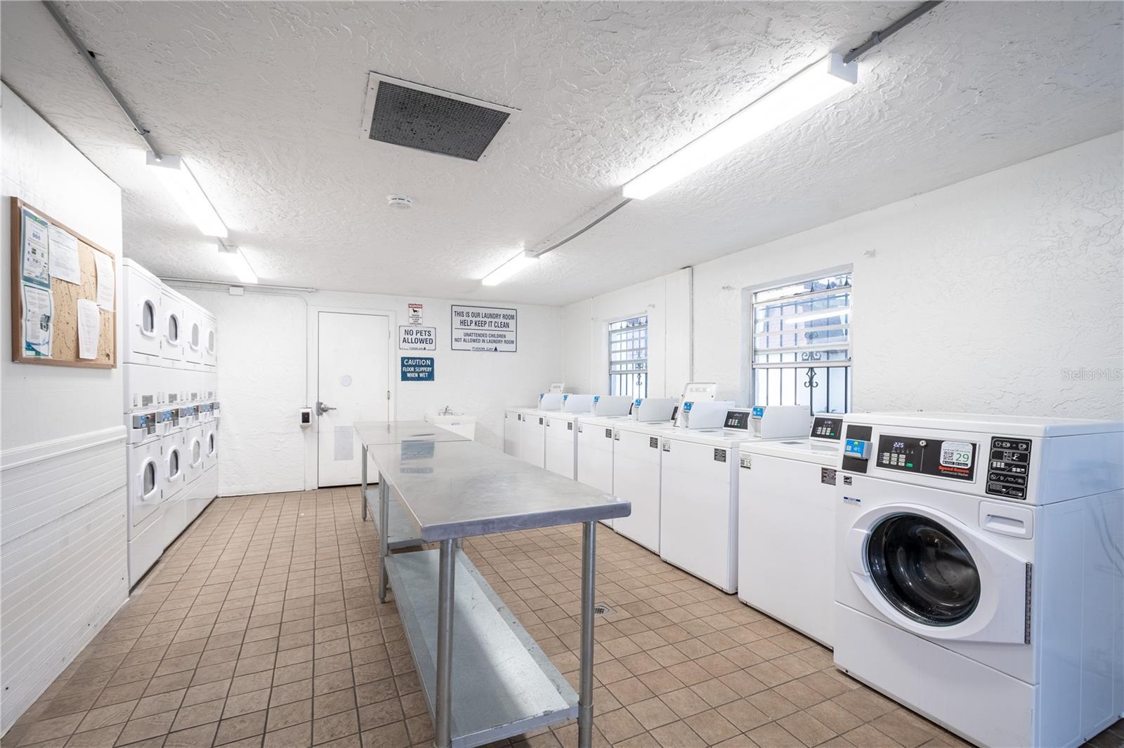 9115 TUDOR DR #E 109, TAMPA, FL, 33615