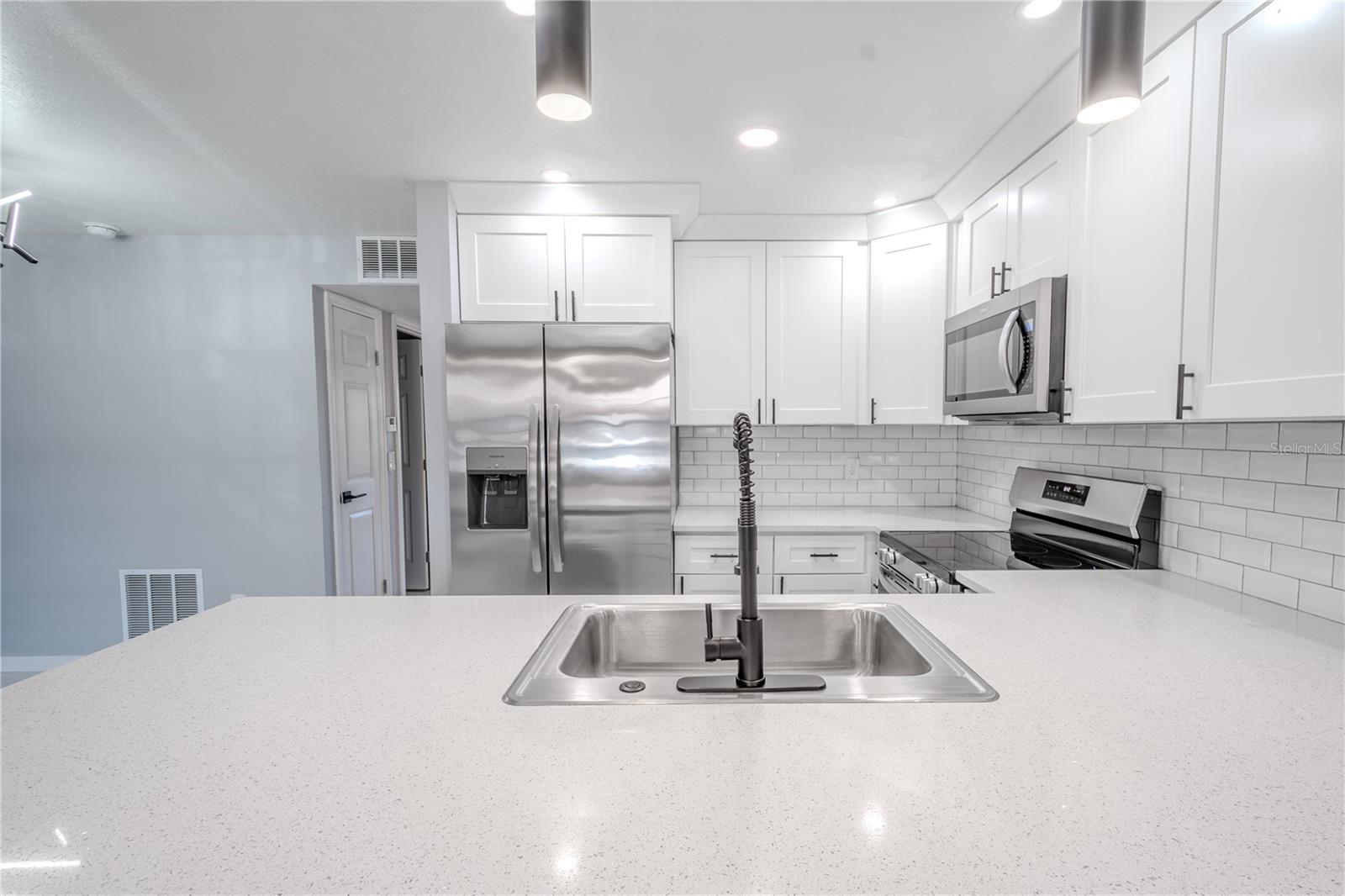 9115 TUDOR DR #E 109, TAMPA, FL, 33615