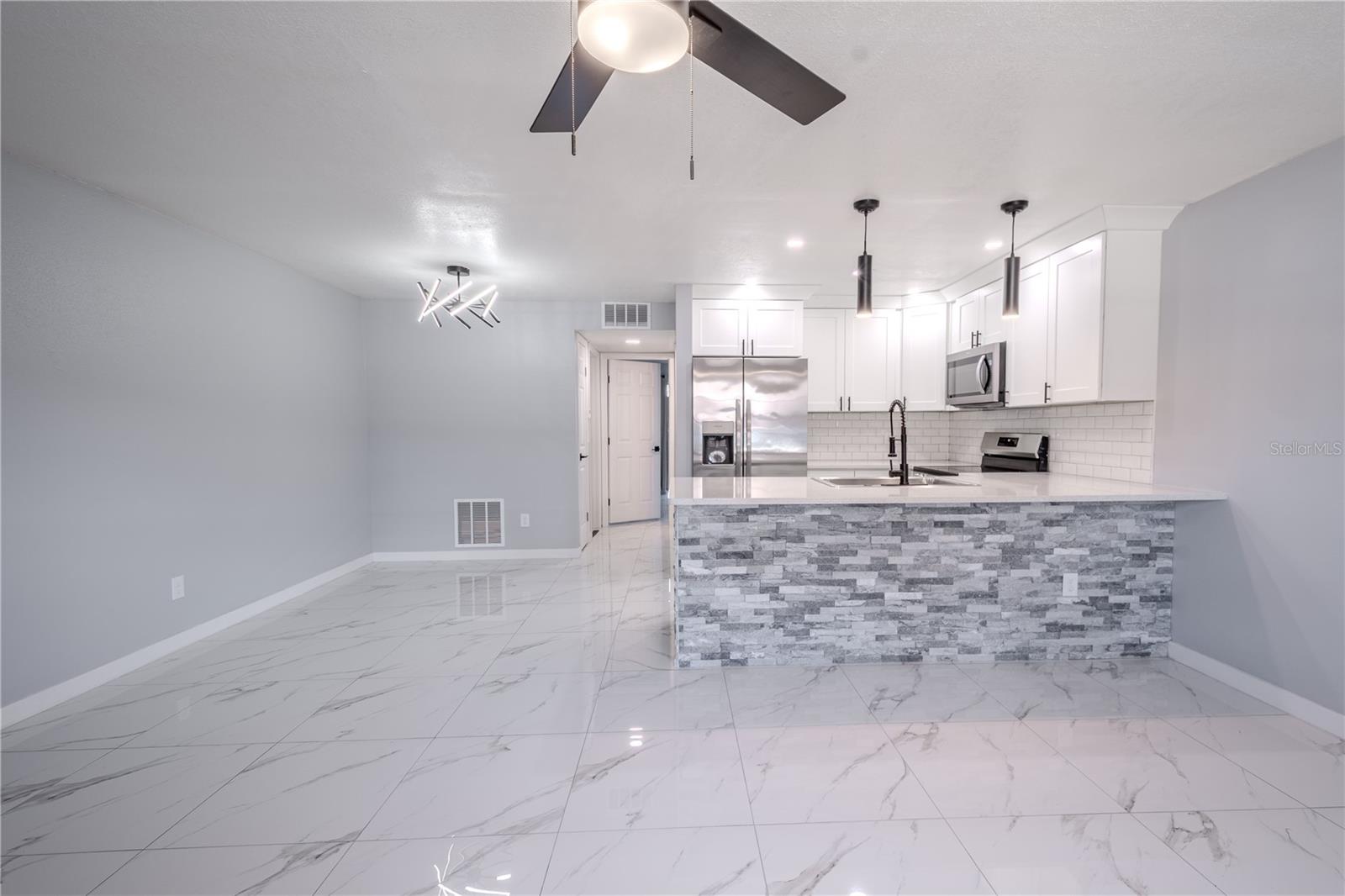 9115 TUDOR DR #E 109, TAMPA, FL, 33615