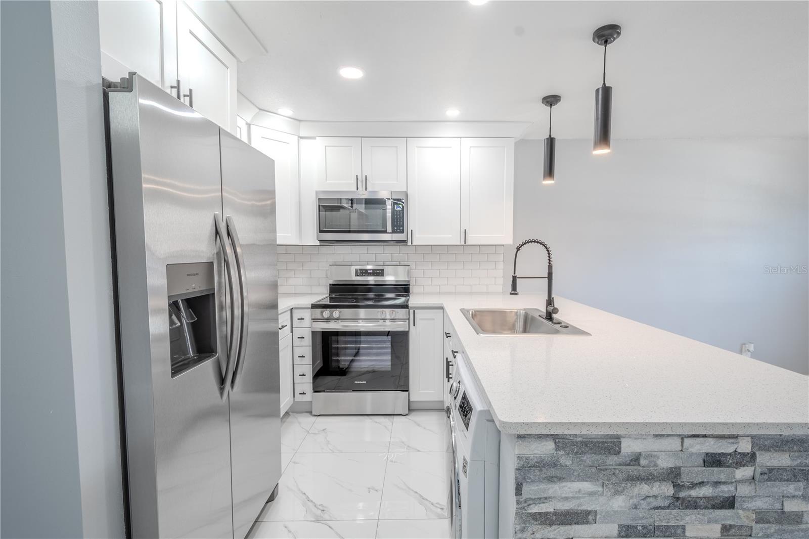 9115 TUDOR DR #E 109, TAMPA, FL, 33615