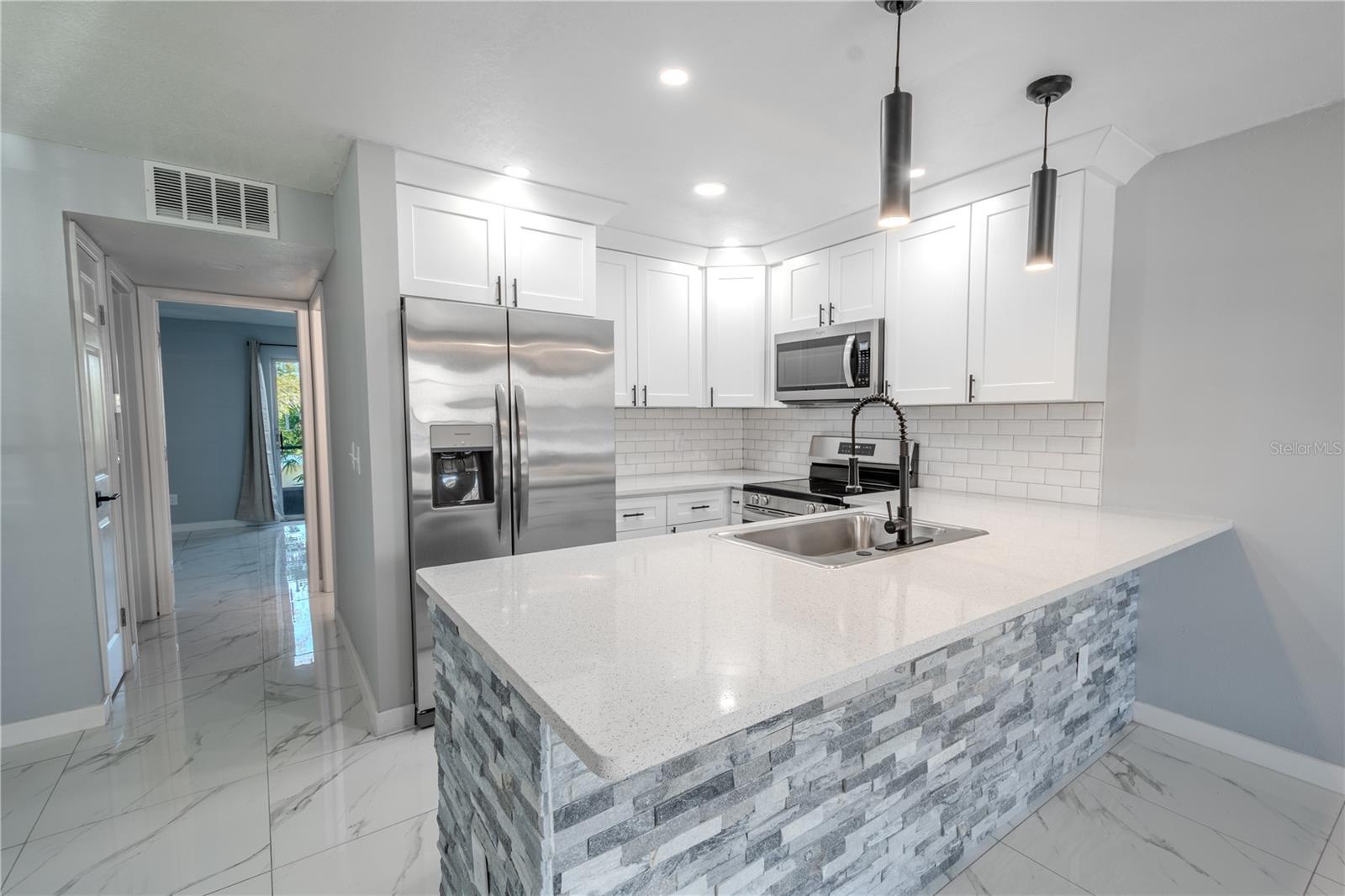 9115 TUDOR DR #E 109, TAMPA, FL, 33615