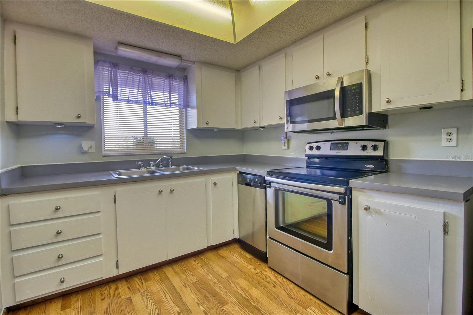 3658 LAKE BAYSHORE DR #320, BRADENTON, FL, 34205