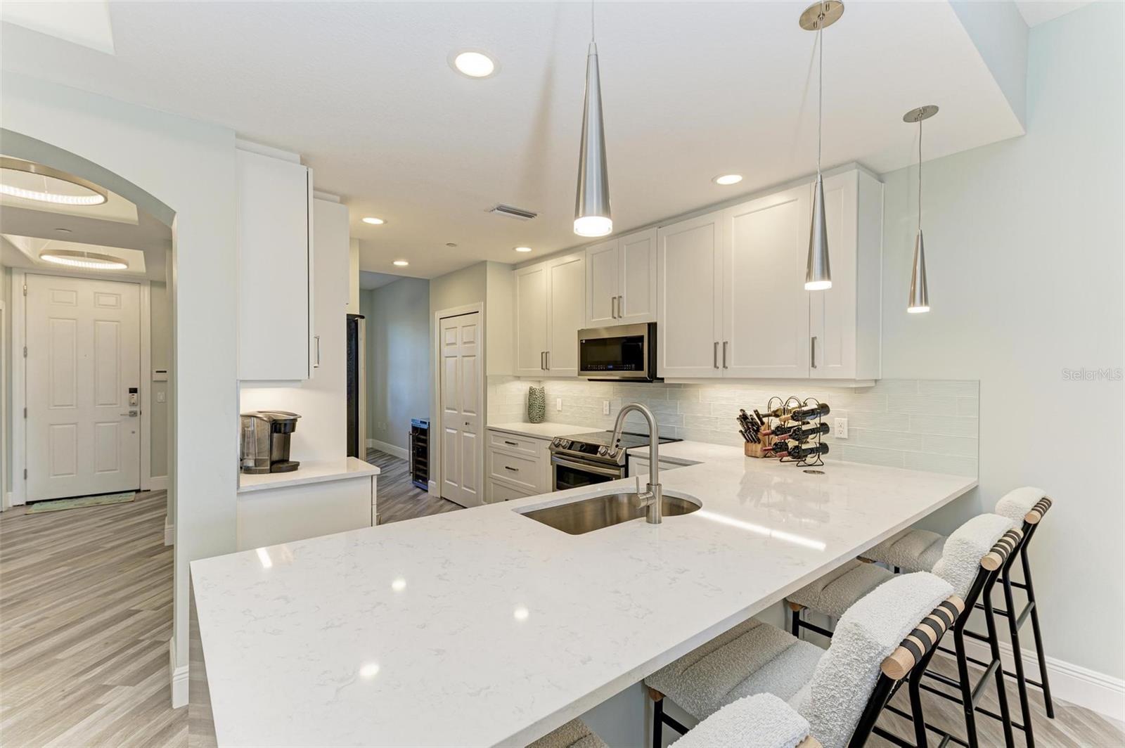 5591 CANNES CIR #403, SARASOTA, FL, 34231