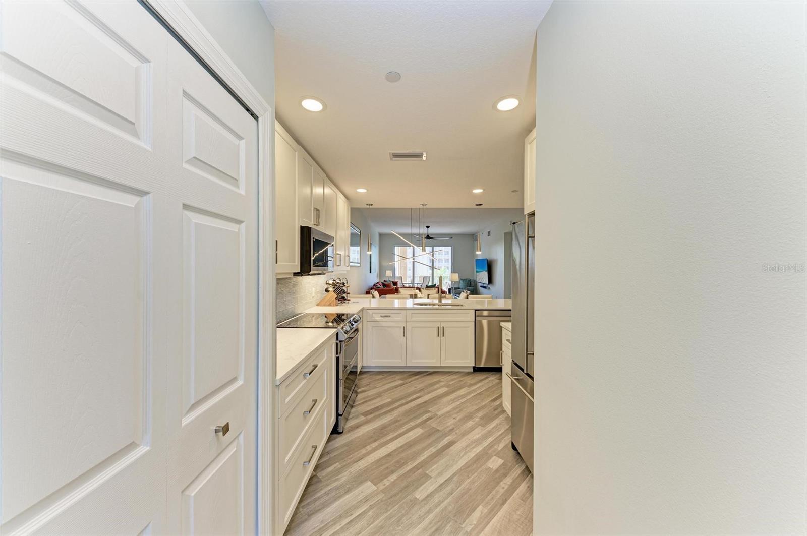 5591 CANNES CIR #403, SARASOTA, FL, 34231