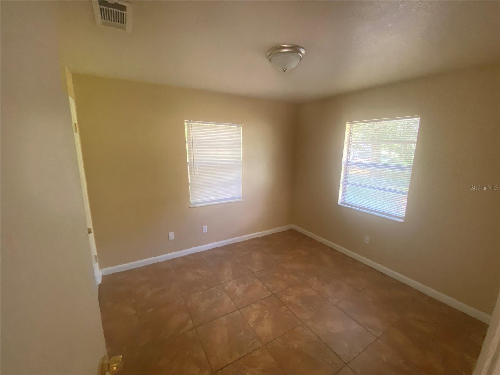 1221 PIONEER TRL, LEESBURG, FL, 34748