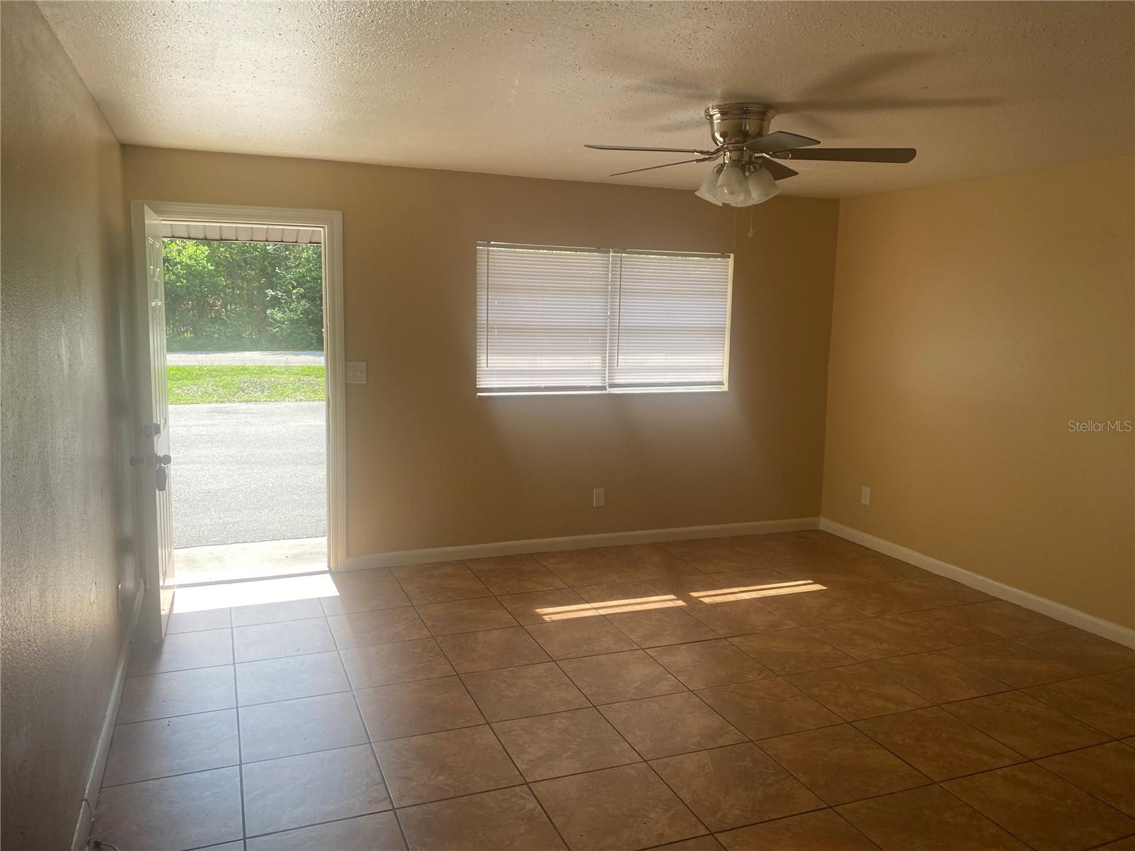 1221 PIONEER TRL, LEESBURG, FL, 34748