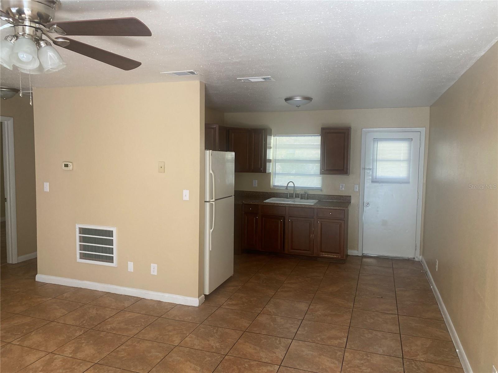 1221 PIONEER TRL, LEESBURG, FL, 34748