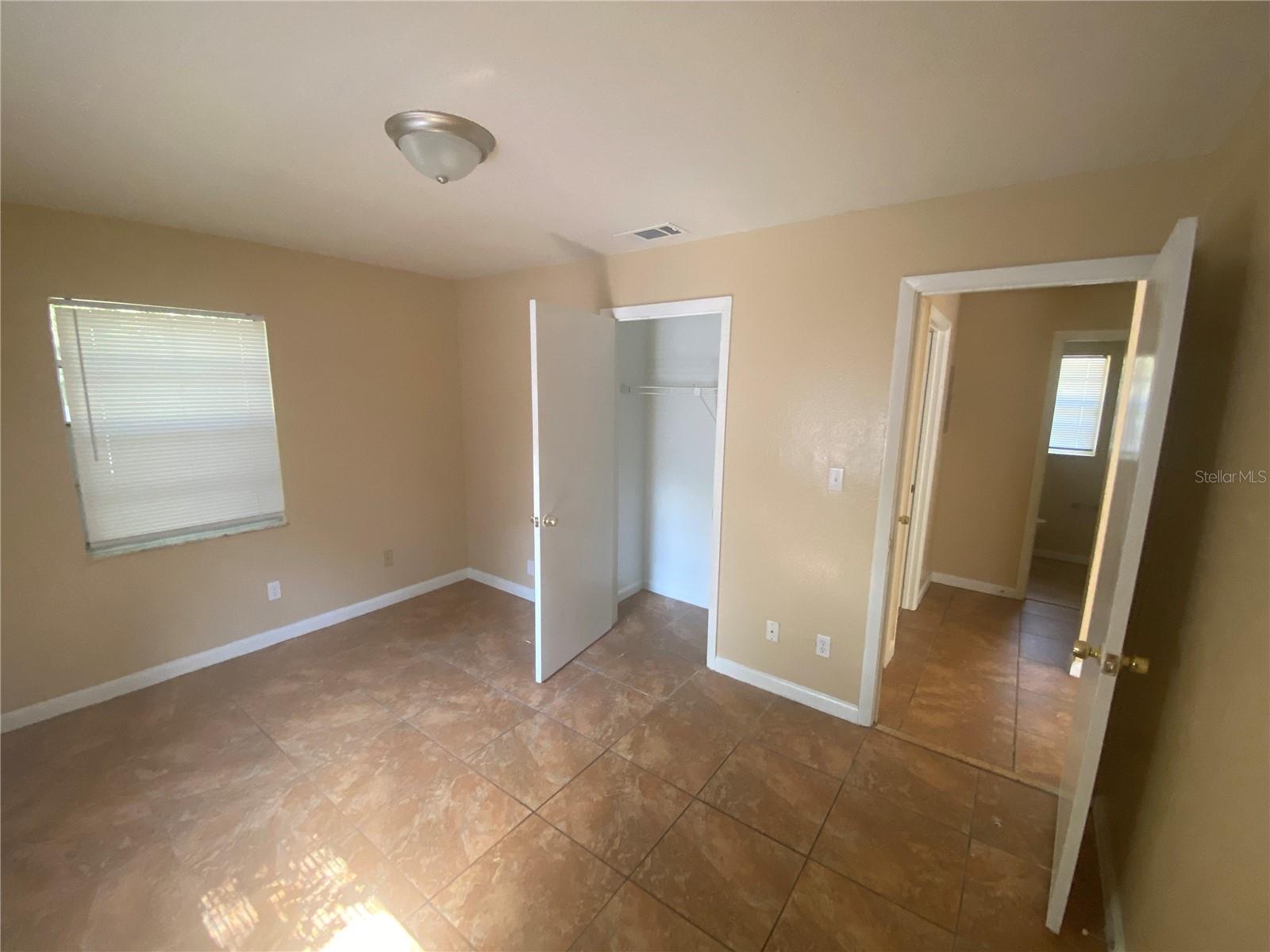 1221 PIONEER TRL, LEESBURG, FL, 34748