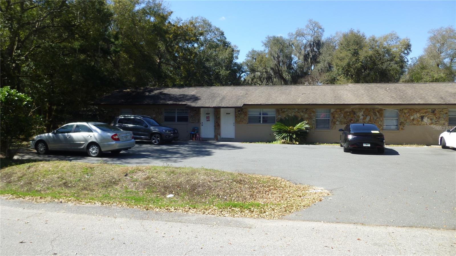 1221 PIONEER TRL, LEESBURG, FL, 34748