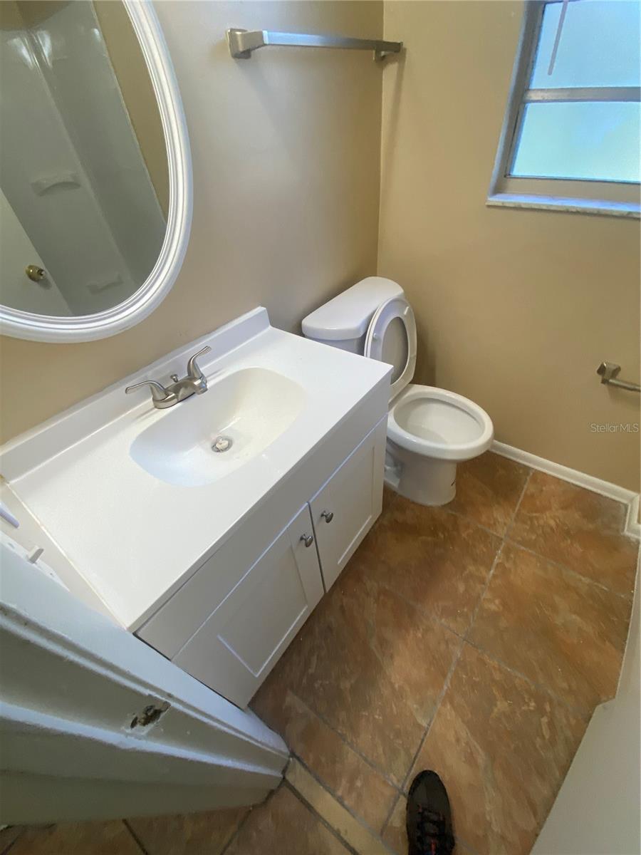 1221 PIONEER TRL, LEESBURG, FL, 34748