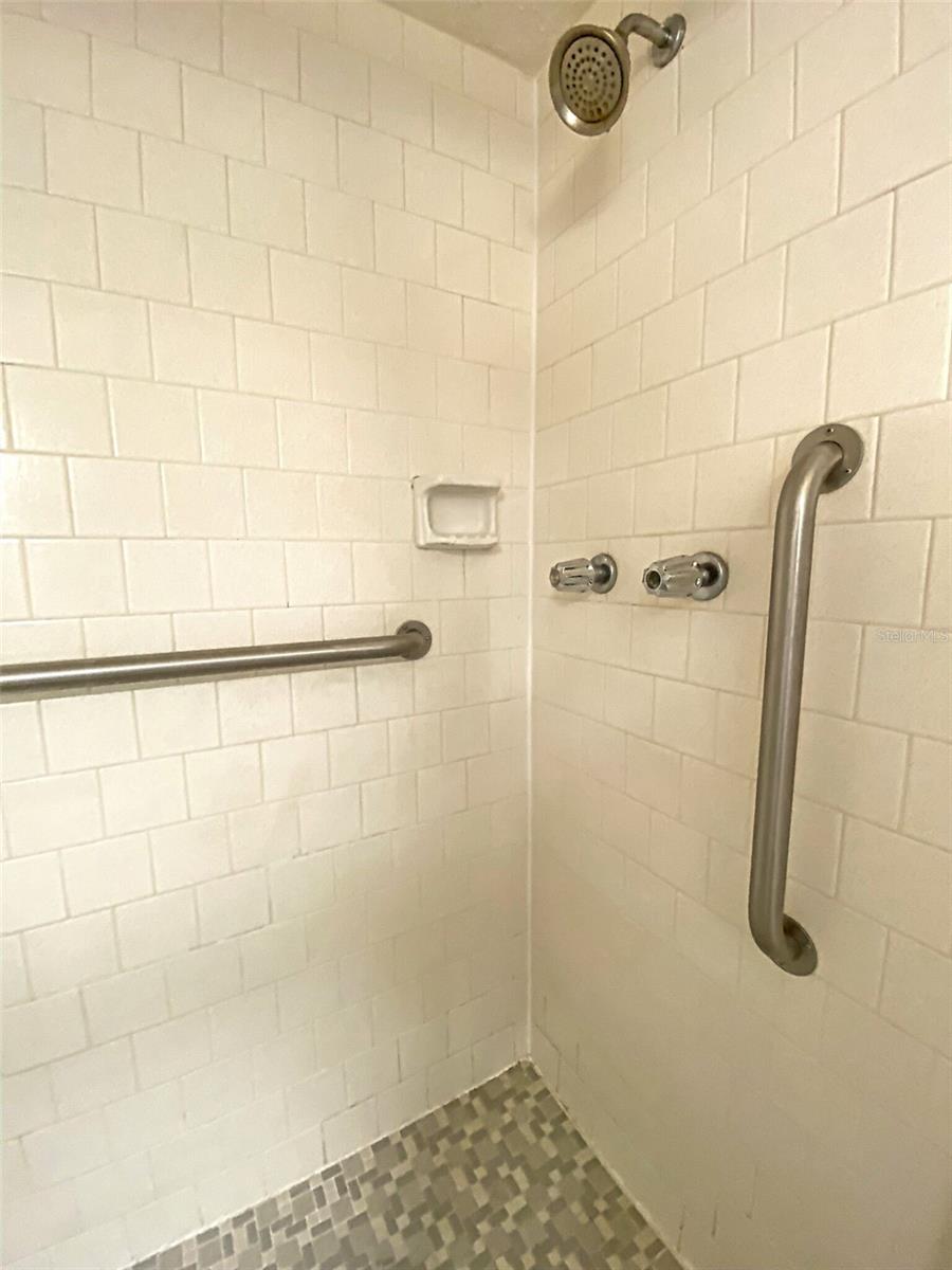 3658 LAKE BAYSHORE DR #320, BRADENTON, FL, 34205