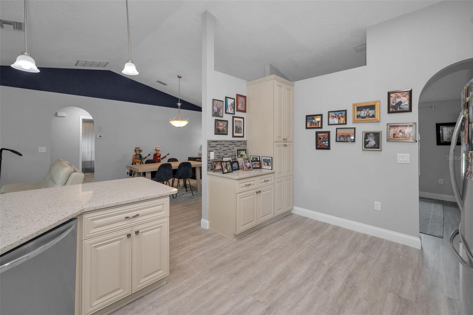 811 CHRISTINA CIR, OLDSMAR, FL, 34677