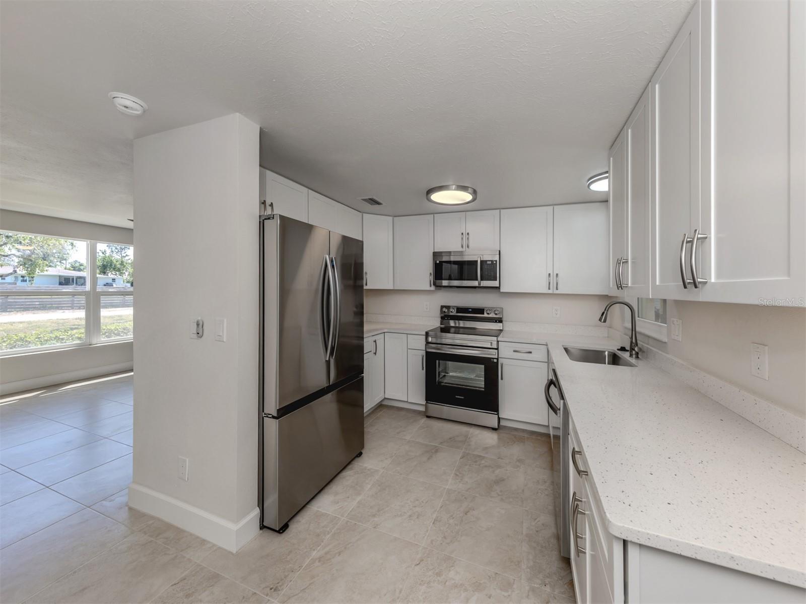 501 DONA DR, NOKOMIS, FL, 34275