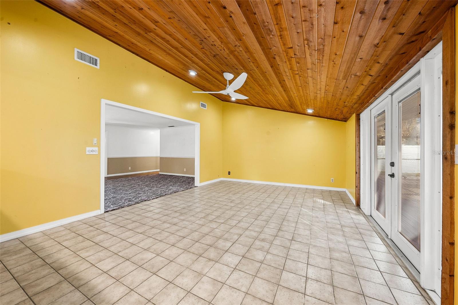 8701 ELMDALE PL, TAMPA, FL, 33637