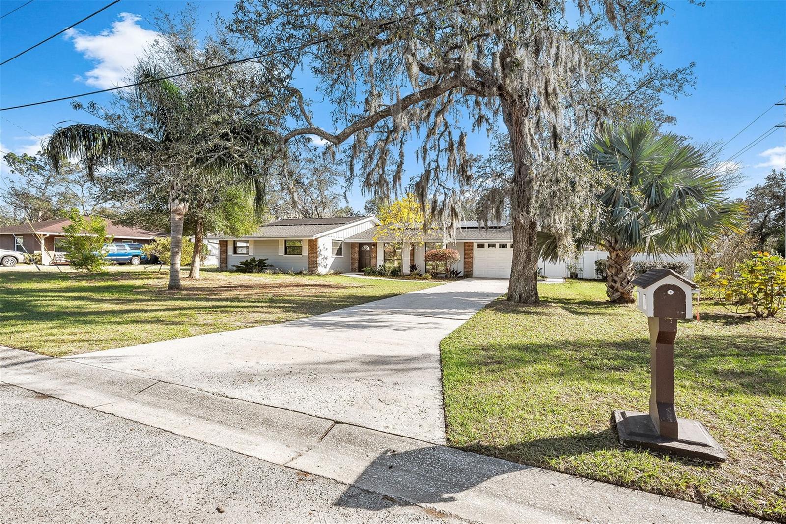 8701 ELMDALE PL, TAMPA, FL, 33637