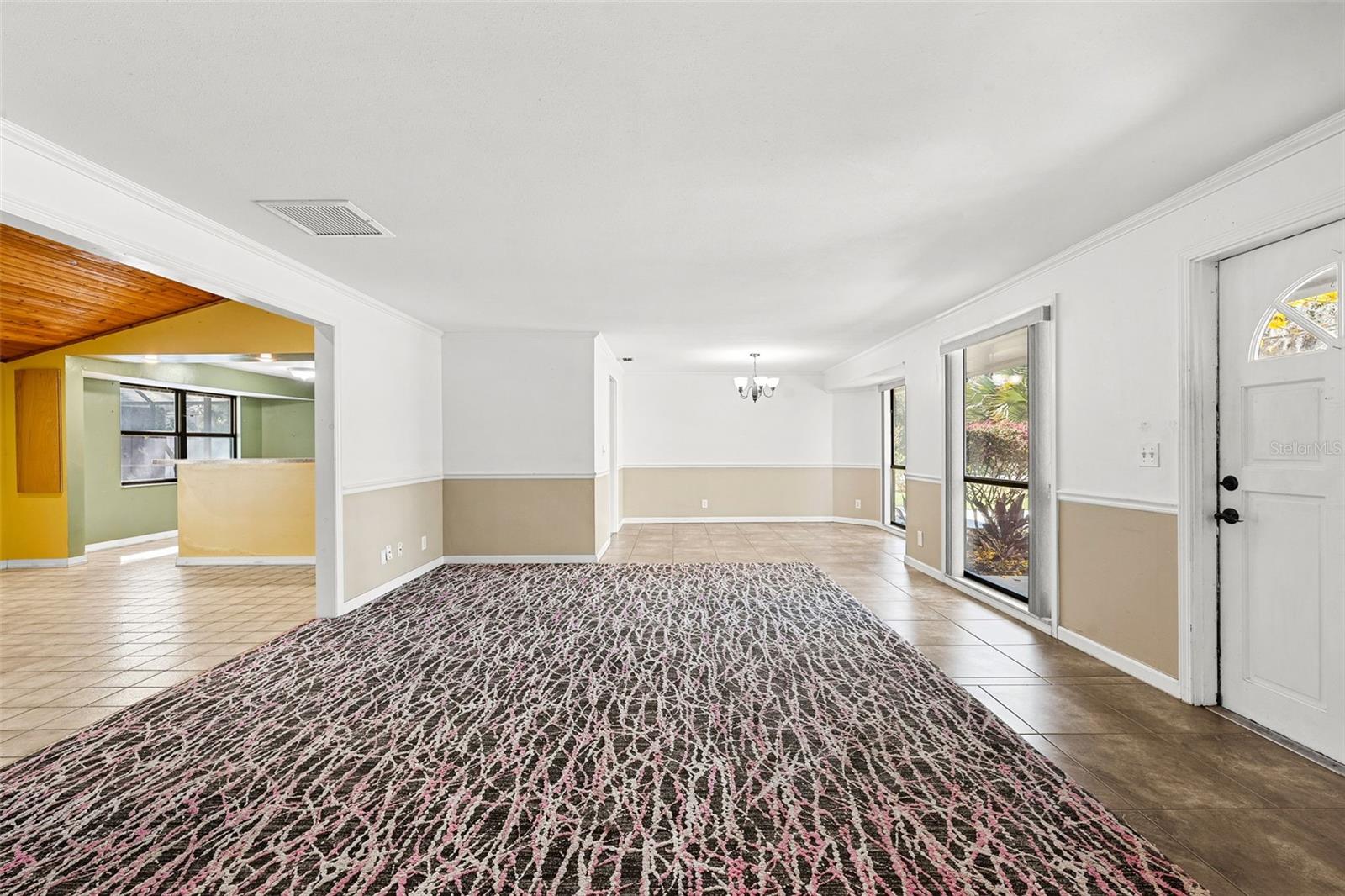 8701 ELMDALE PL, TAMPA, FL, 33637