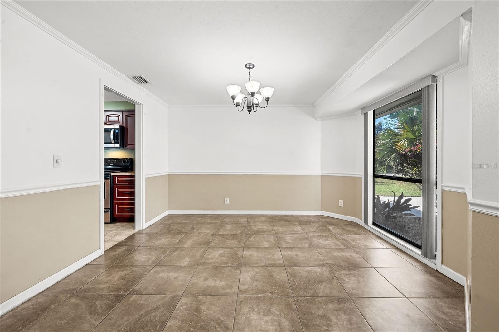 8701 ELMDALE PL, TAMPA, FL, 33637