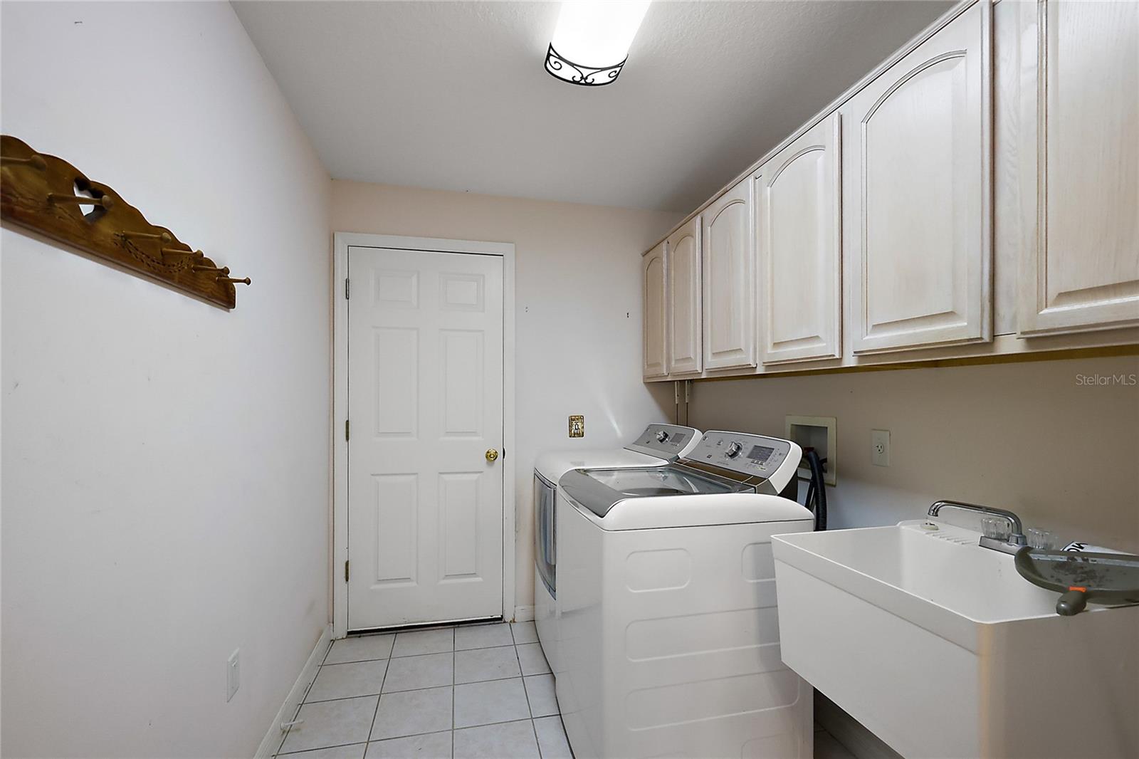 2541 LAKE GRIFFIN RD, LADY LAKE, FL, 32159