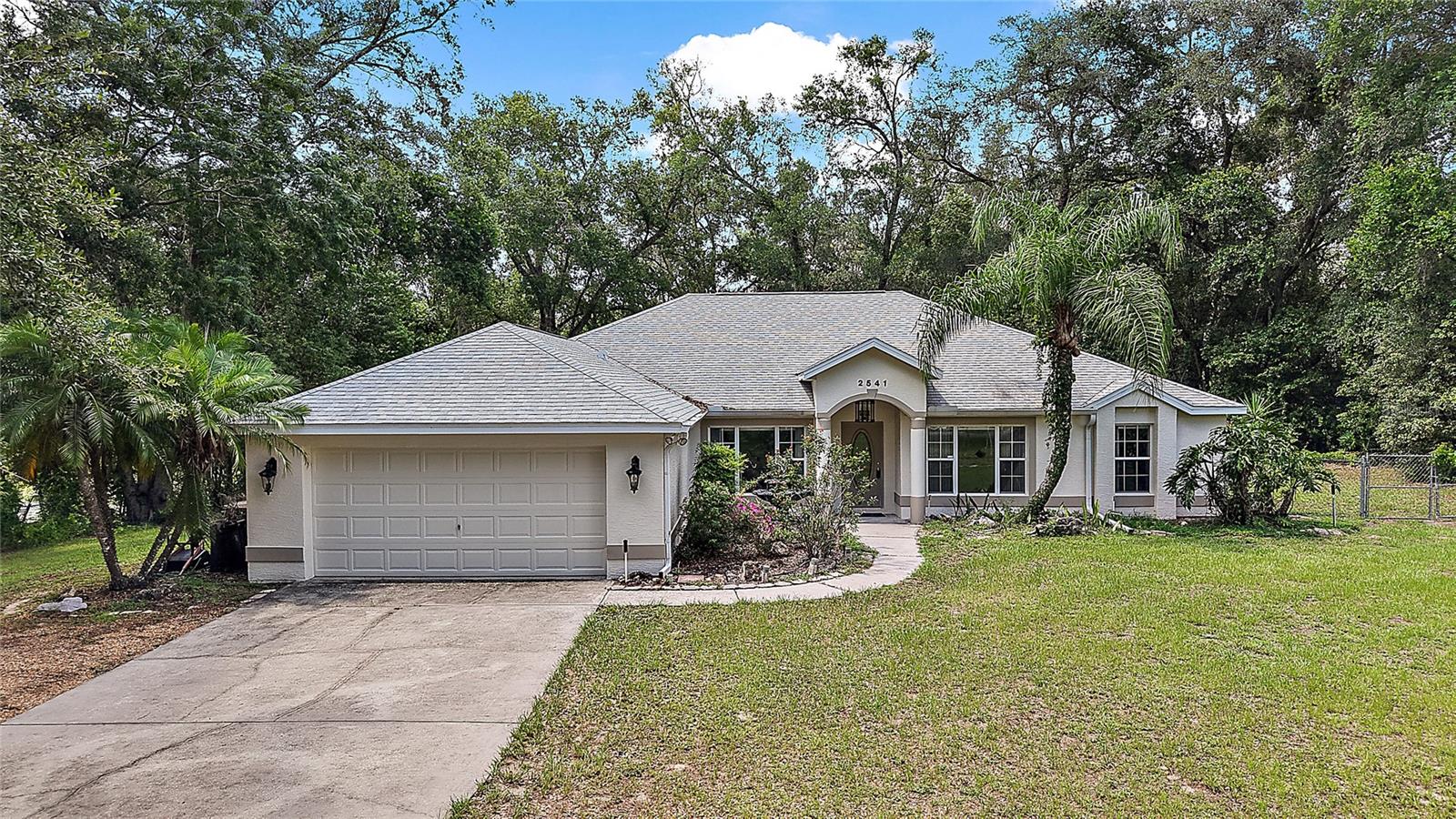 2541 LAKE GRIFFIN RD, LADY LAKE, FL, 32159