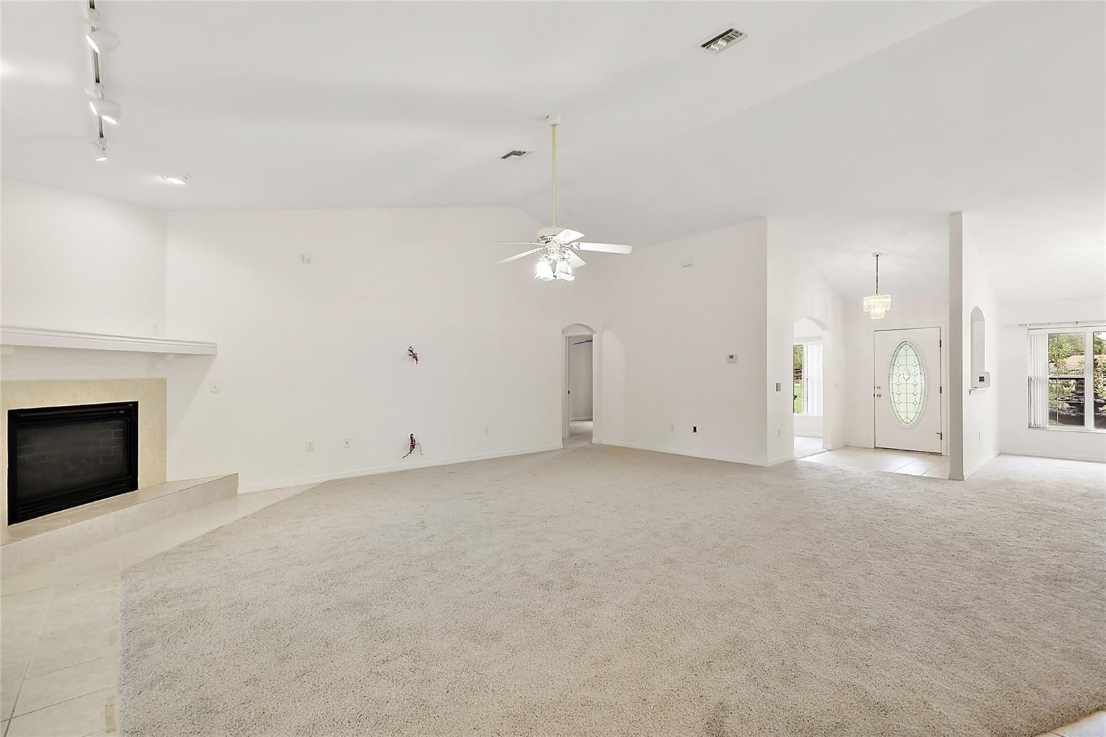 2541 LAKE GRIFFIN RD, LADY LAKE, FL, 32159