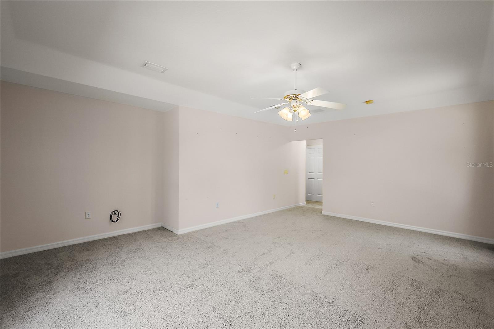 2541 LAKE GRIFFIN RD, LADY LAKE, FL, 32159