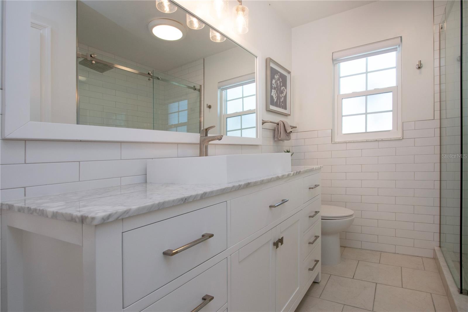 2466 BREAKWATER CIR, SARASOTA, FL, 34231