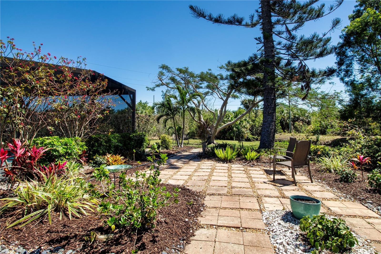 2466 BREAKWATER CIR, SARASOTA, FL, 34231