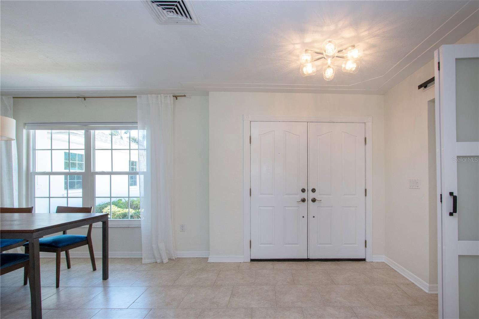 2466 BREAKWATER CIR, SARASOTA, FL, 34231