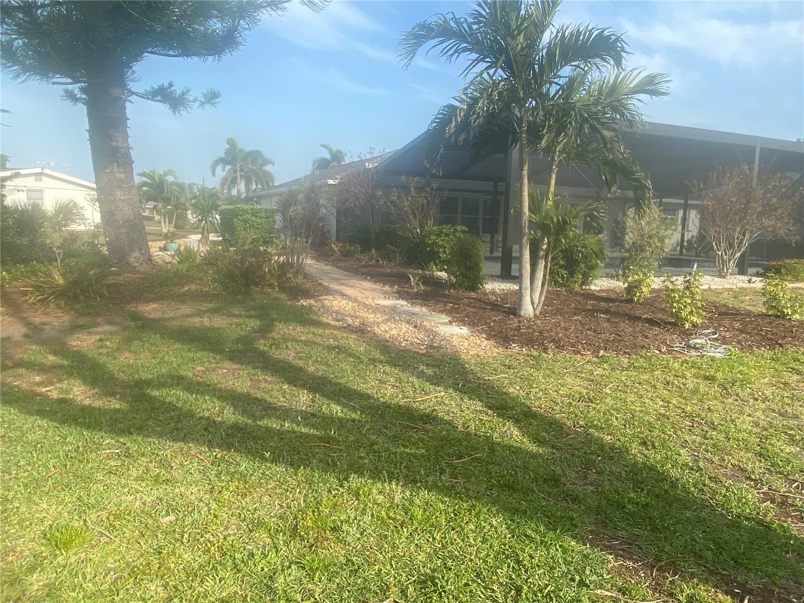 2466 BREAKWATER CIR, SARASOTA, FL, 34231