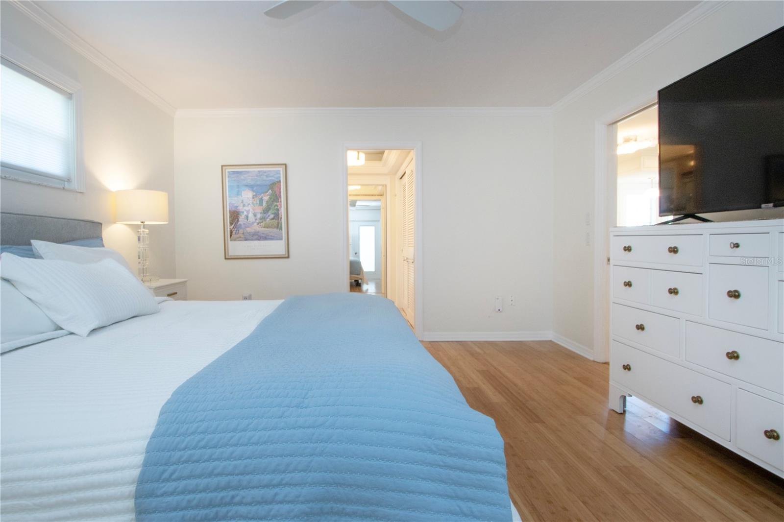 2466 BREAKWATER CIR, SARASOTA, FL, 34231