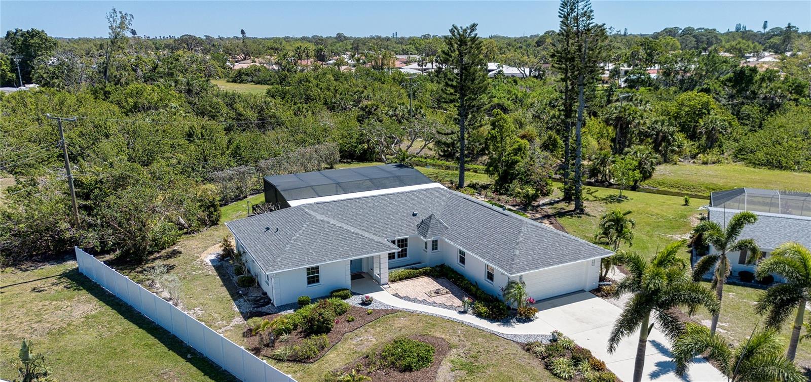 2466 BREAKWATER CIR, SARASOTA, FL, 34231