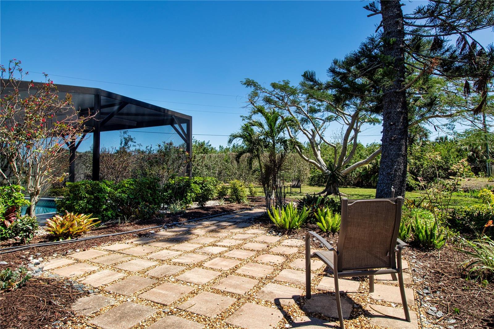 2466 BREAKWATER CIR, SARASOTA, FL, 34231