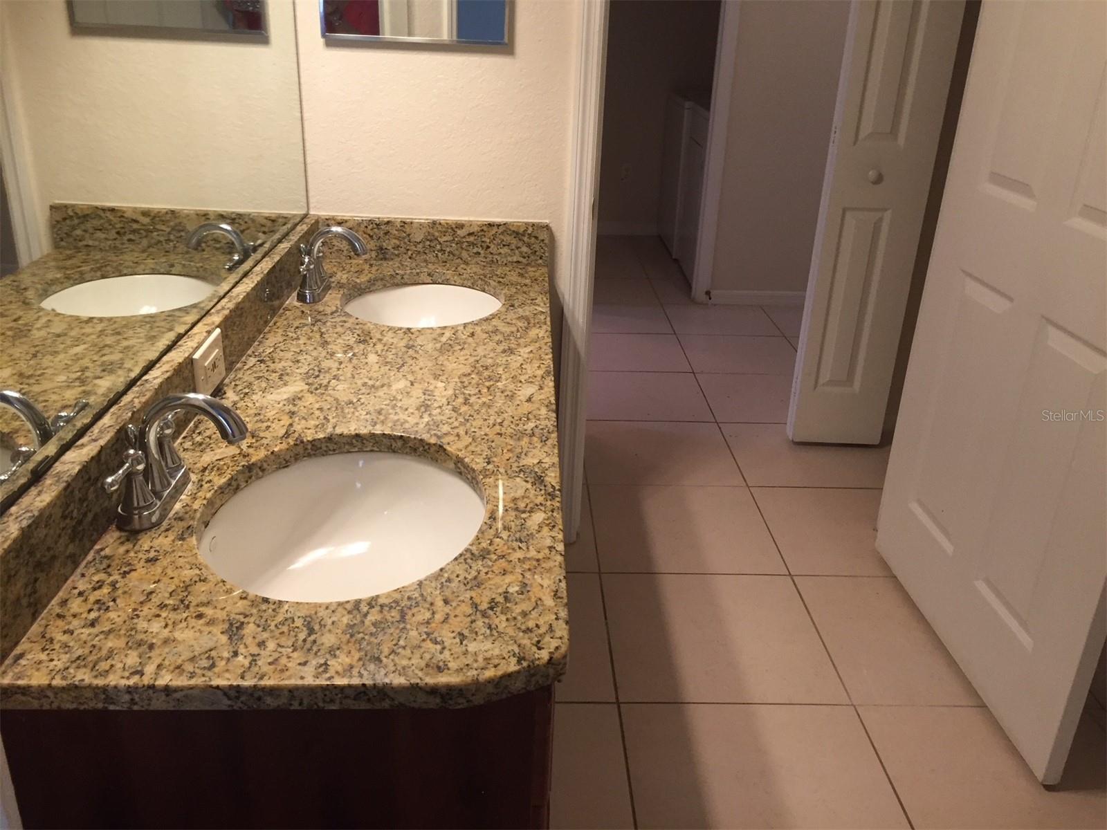 3561 CONROY RD #214, ORLANDO, FL, 32839