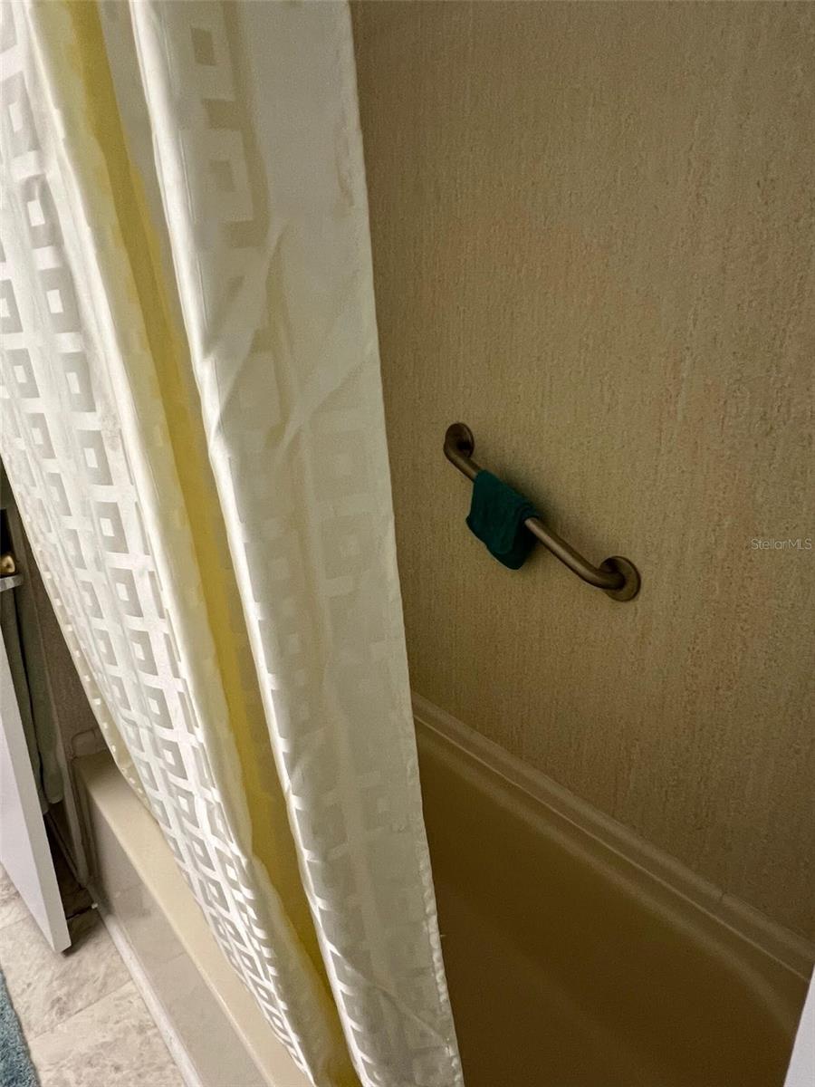 TB8353889 Property Photo