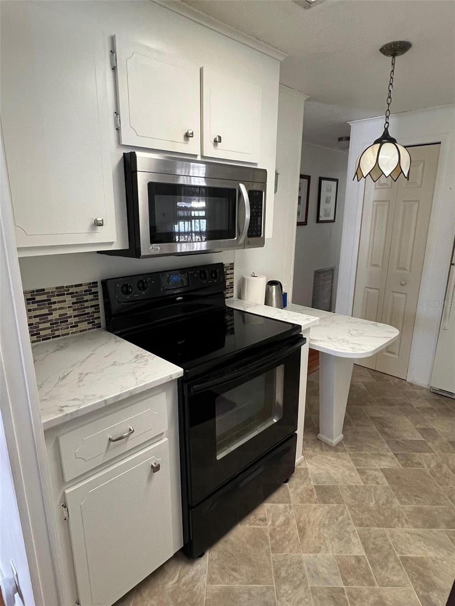 TB8353889 Property Photo