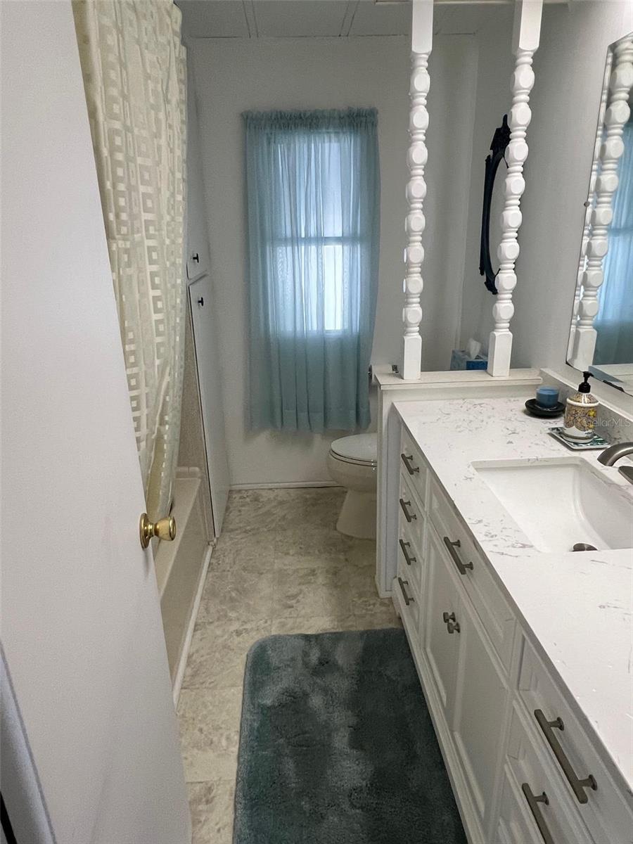 TB8353889 Property Photo