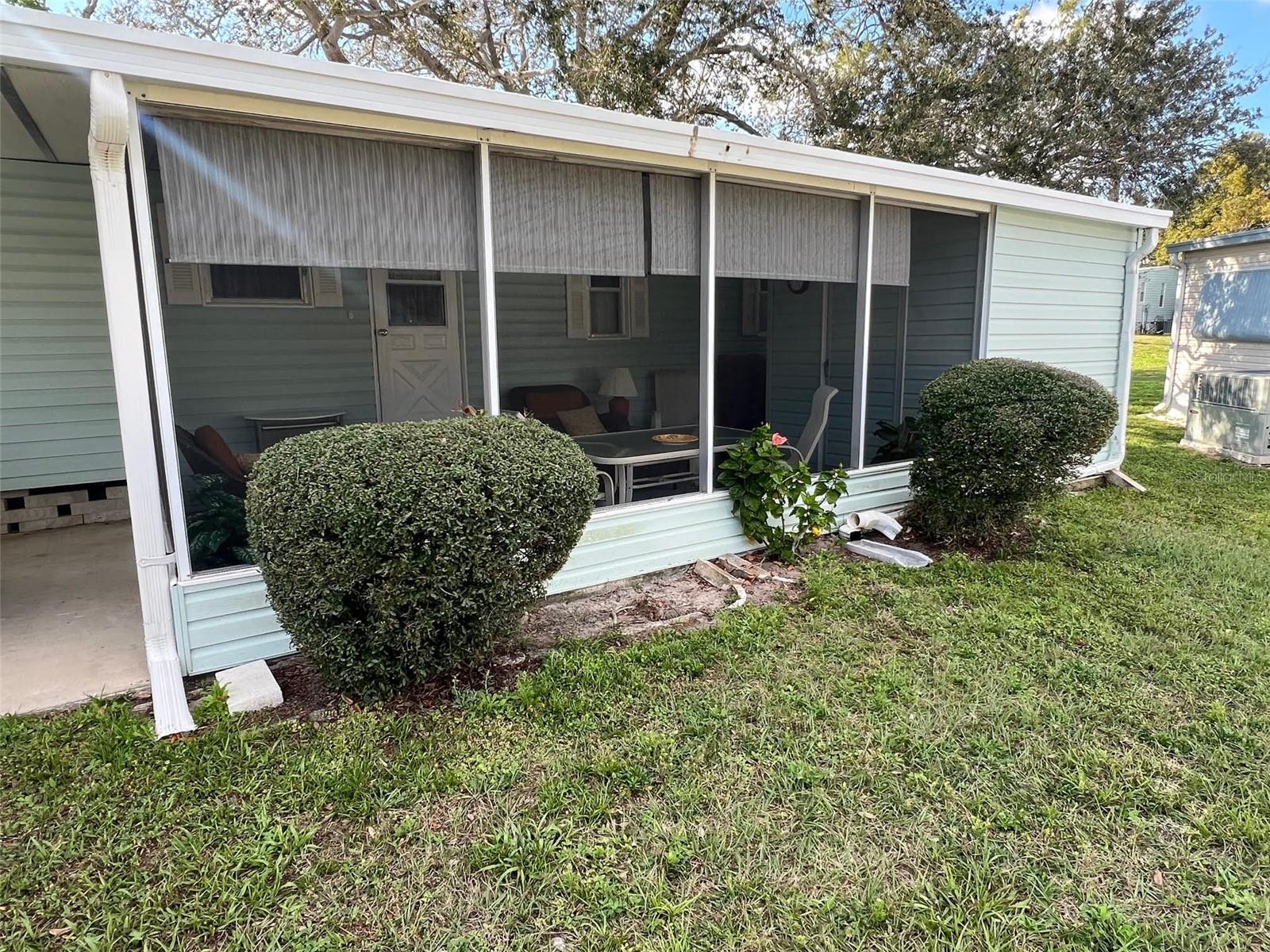 TB8353889 Property Photo