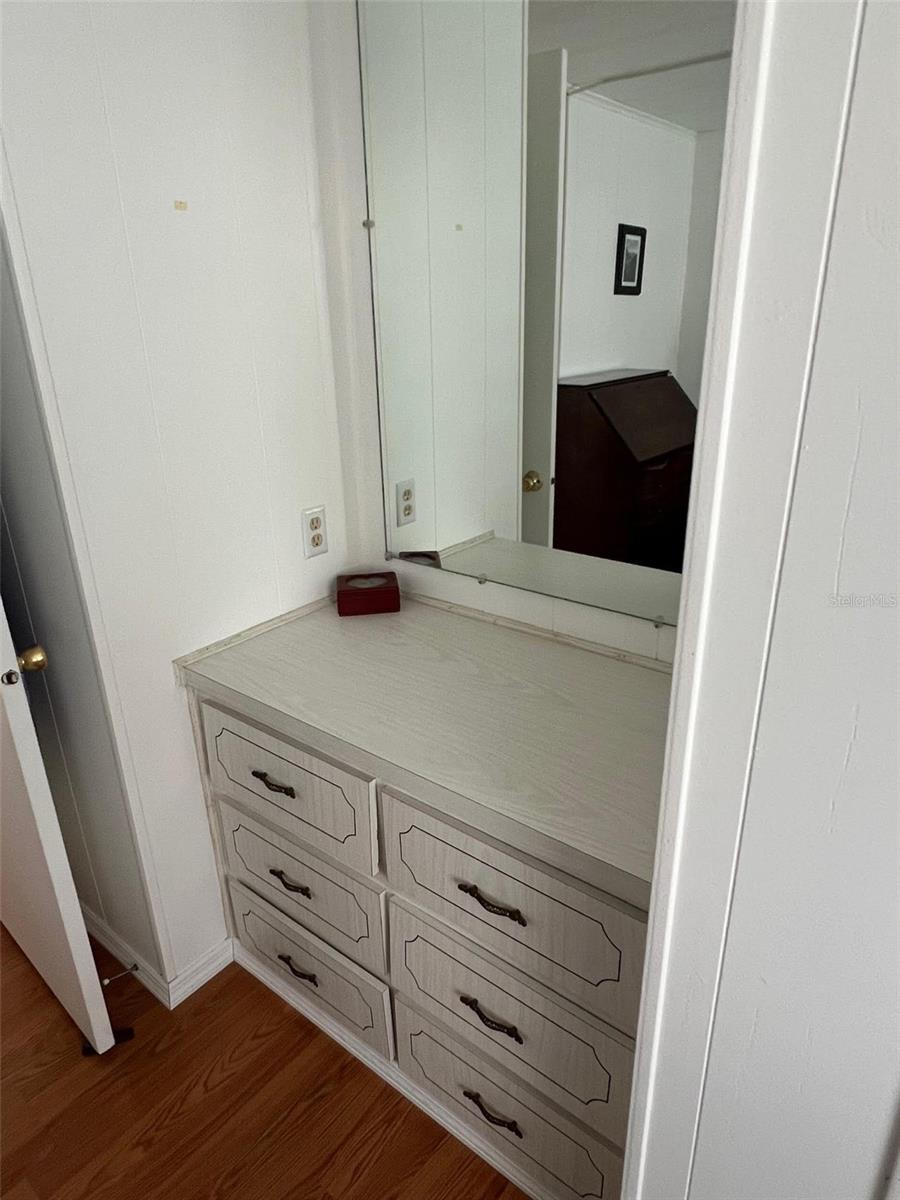 TB8353889 Property Photo