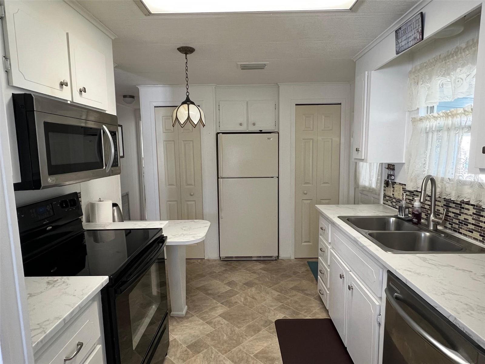 TB8353889 Property Photo